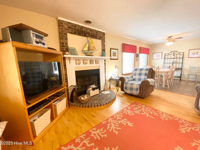 201 Ne 48 Th St, House other with 3 bedrooms, 2 bathrooms and 1 parking in Oak Island NC | Image 4
