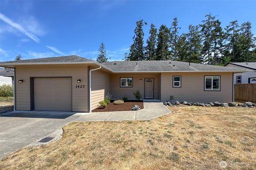 1427 Pendley Ct, Port Angeles, WA, 98363-5413 | Card Image