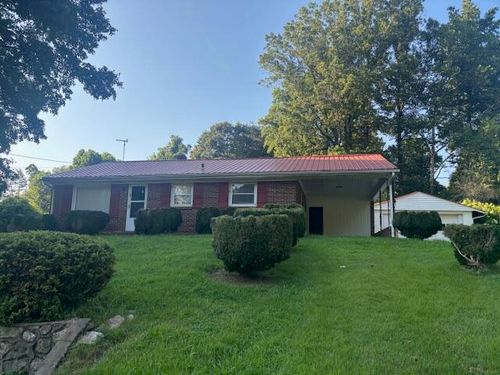 129 Townsend Dr, Bassett, VA, 24055-7000 | Card Image