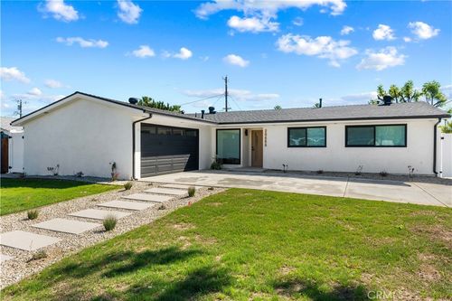 20656 Acre St, Winnetka, CA, 91306-1015 | Card Image