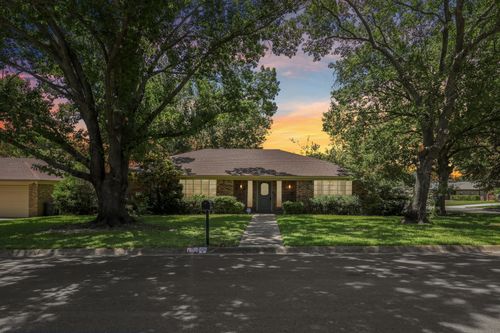 1600 S Timber Ct, Benbrook, TX, 76126-3932 | Card Image