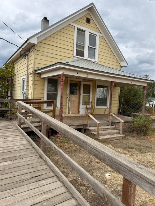 140312 W North River Rd, Prosser, WA, 99350-8798 | Card Image