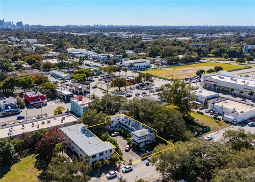 648 Ne 80th St, Miami, FL, 33138-4600 | Card Image