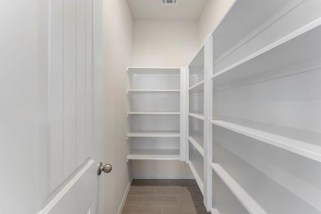 Oversize pantry | Image 9