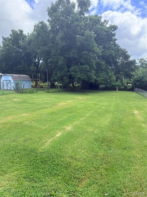 104 N Pershing Ave, Salem, MO, 65560-1523 | Card Image