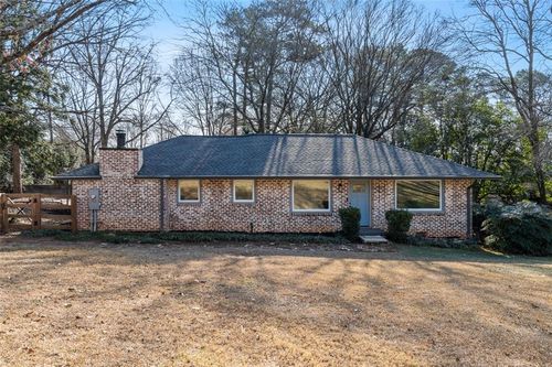 3811 Hillcrest Dr Se, Smyrna, GA, 30080-5915 | Card Image