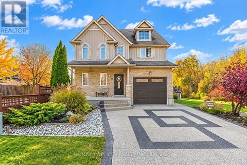 171 David Bergey Dr, Kitchener, ON, N2E4H6 | Card Image