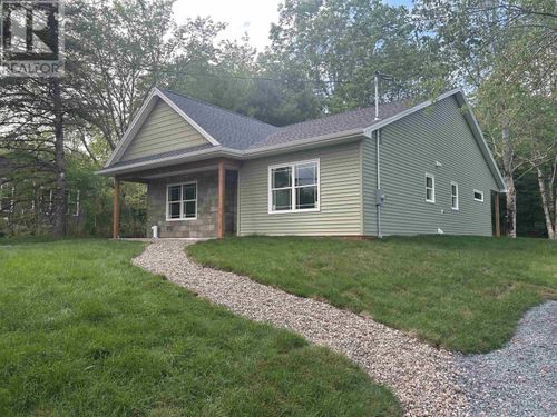 9 Towerview Dr, Halifax, NS, B3P1E8 | Card Image