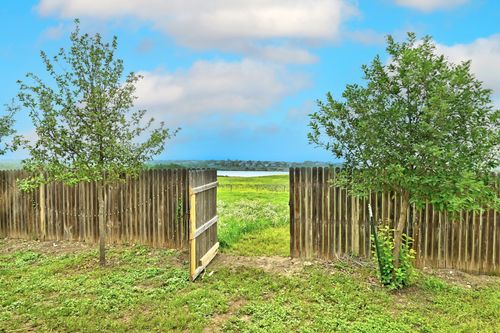132 Mansfield Lake Trl, Kyle, TX, 78640-6673 | Card Image