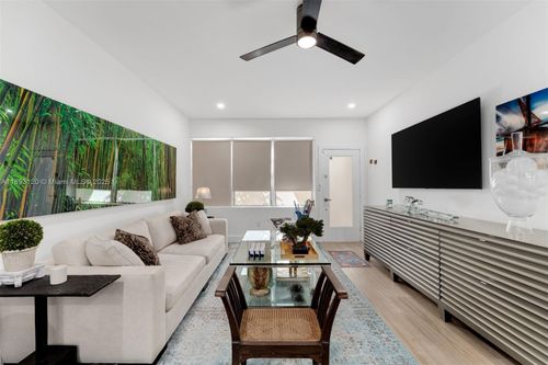 apt-2-4720 Pine Tree Dr, Miami Beach, FL, 33140-3155 | Card Image