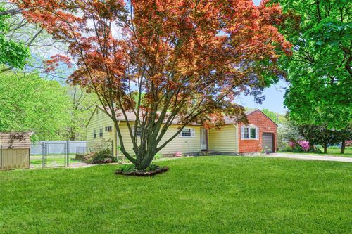 87 Bellwood Ave, South Setauket, NY, 11720-1140 | Card Image