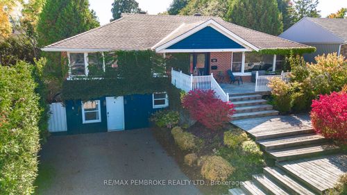 526 Esther St, Pembroke, ON, K8A3E7 | Card Image