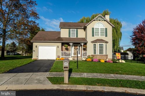 5 Manor Cir, LITTLESTOWN, PA, 17340-1359 | Card Image