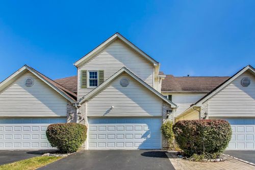 810 Thornwood Dr, St. Charles, IL, 60174-5017 | Card Image