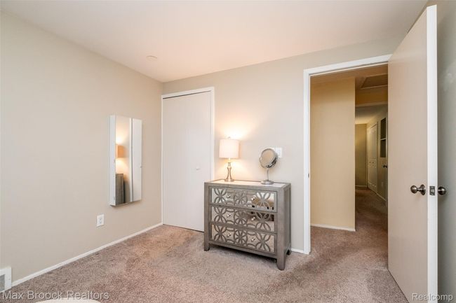 Bedroom #4 | Image 33