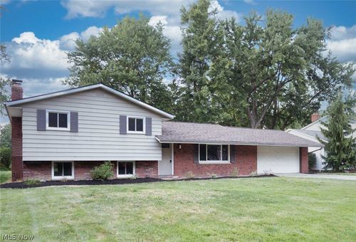 7499 Harding St, Mentor, OH, 44060-4707 | Card Image