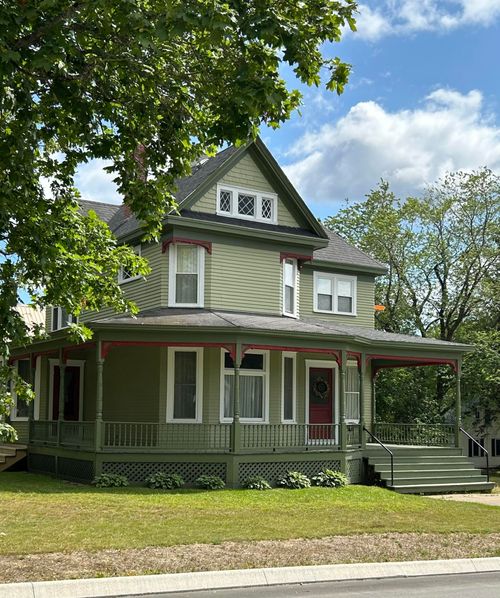 51 Broadway St, Baileyville, ME, 04694-3416 | Card Image