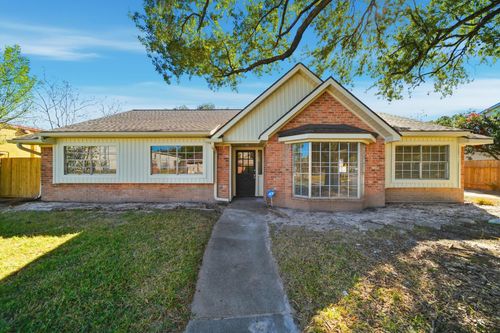 7230 Bayou Forest Dr, Houston, TX, 77088-5311 | Card Image