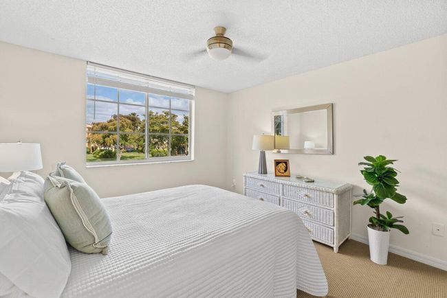 APT-206 - 127 Yacht Club Way, Condo with 2 bedrooms, 2 bathrooms and null parking in Hypoluxo FL | Image 17