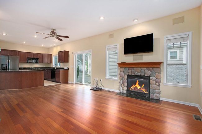 35 3 Rd St, House other with 4 bedrooms, 3 bathrooms and null parking in South Haven MI | Image 4