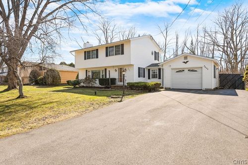 5645 Stevens Dr S, Cicero, NY, 13039-8525 | Card Image