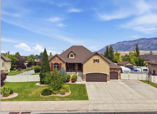 2662 W 2325 N, Farr West, UT, 84404-8585 | Card Image