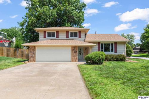 3102 Redwing Dr, Bellevue, NE, 68123-2143 | Card Image