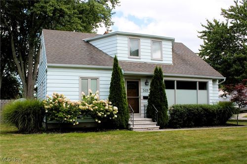 5419 Huron Rd, Lyndhurst, OH, 44124-2811 | Card Image