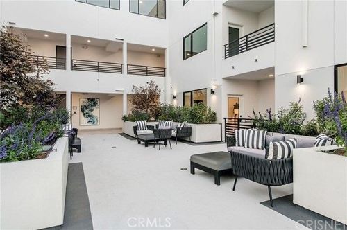 105-5110 Whitsett Ave, Valley Village, CA, 91607-3512 | Card Image