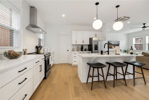 622 Sw Bluebird Aly, Bentonville, AR, 72712-5274 | Card Image