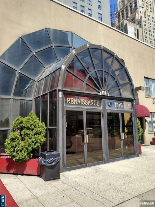111 Mulberry St, Newark, NJ, 07102-4008 | Card Image