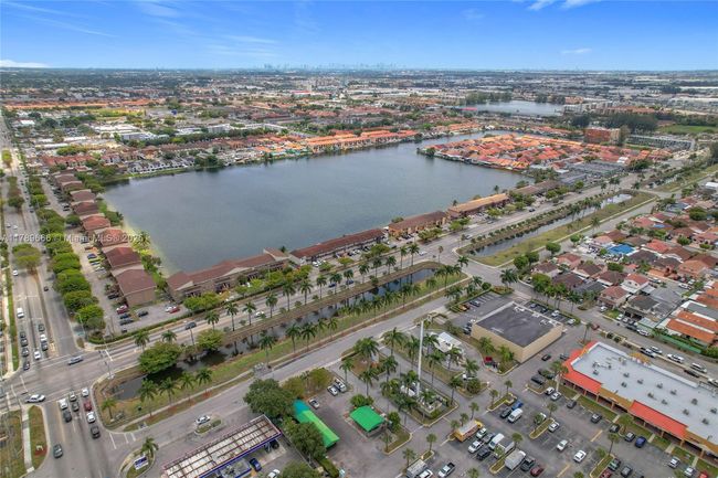 5863 - 5863 W 28 Th Ave, Condo with 2 bedrooms, 2 bathrooms and null parking in Hialeah FL | Image 30