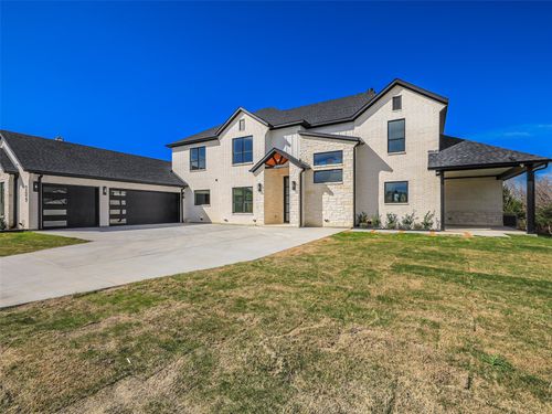 209 Avery Ln, Gunter, TX, 75058-4124 | Card Image