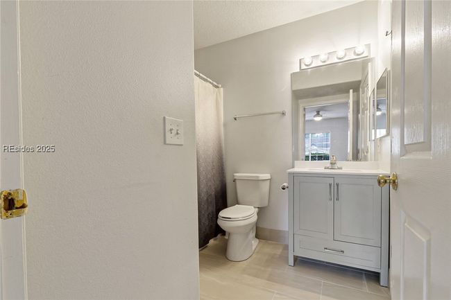APT-1004 - 897 Fording Island Rd, Condo with 2 bedrooms, 2 bathrooms and null parking in Bluffton SC | Image 24