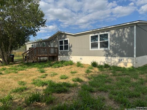 19124 Lagloria Rd, Elmendorf, TX, 78112-3627 | Card Image