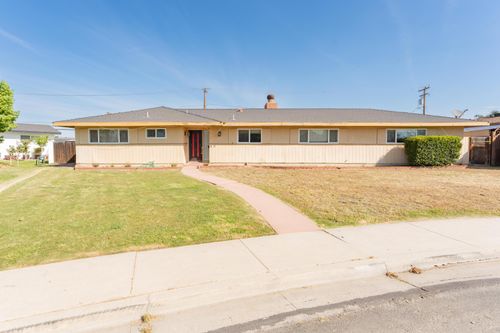 1817 8th Ave, Delano, CA, 93215-3111 | Card Image