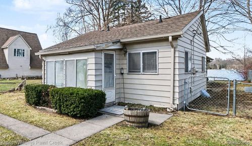 1812 Luneta Ct, Commerce Township, MI, 48382-1860 | Card Image