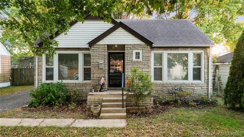412 Brighton Ave, Jeffersonville, IN, 47130-4706 | Card Image