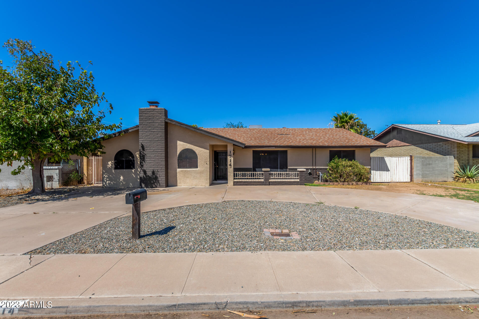 1714 E Diamond Avenue, For Sale in Mesa Zoocasa