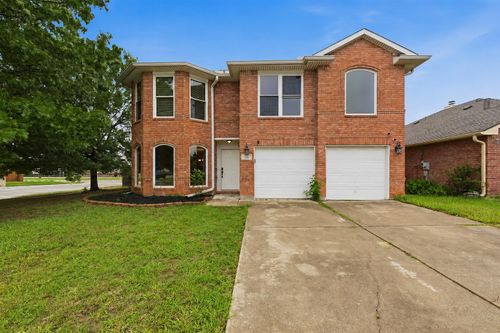 829 Elbe Dr, Arlington, TX, 76001-8544 | Card Image
