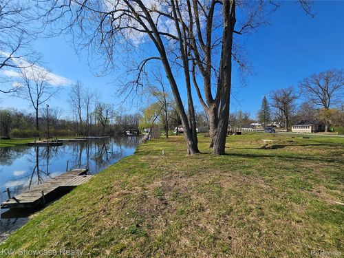 4120 Navarra Ct, White Lake, MI, 48383-1573 | Card Image