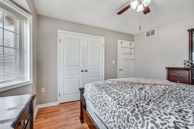 24 Diamond Crt, House other with 5 bedrooms, 3 bathrooms and 4 parking in Hamilton ON | Image 25