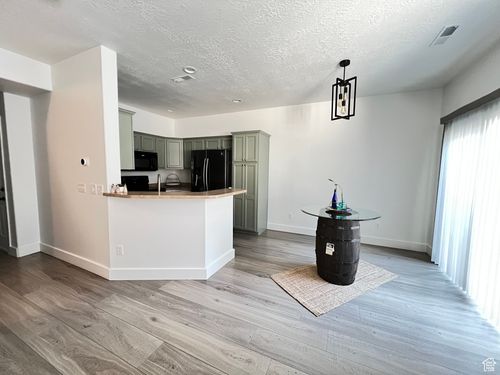 93 E Calbourne Ln, Sandy, UT, 84070-2045 | Card Image