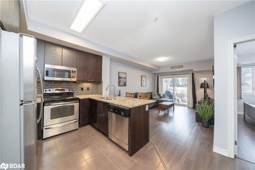 125-570 Lolita Gdns, Mississauga, ON, L5A0A1 | Card Image