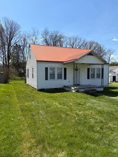 151 Payne St, Tazewell, VA, 24651-1044 | Card Image