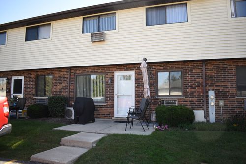 apt-e-9072 Archer Ave, Willow Springs, IL, 60480-1251 | Card Image