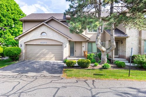 29583 Sierra Pointe Cir, Farmington Hills, MI, 48331-1476 | Card Image