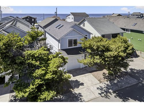 929 Nw Spring St, Newport, OR, 97365-3322 | Card Image