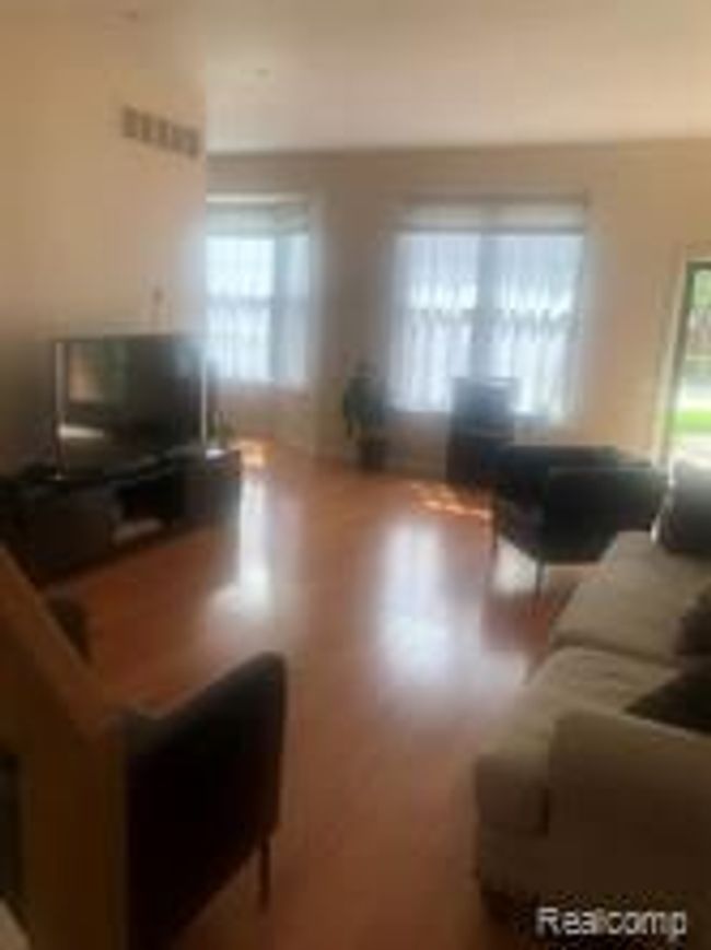 7363 Devonshire, Condo with 2 bedrooms, 3 bathrooms and null parking in West Bloomfield MI | Image 5