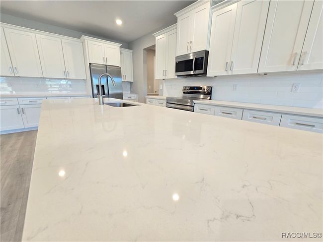 HUGE KITCHEN ISLAND | Image 45